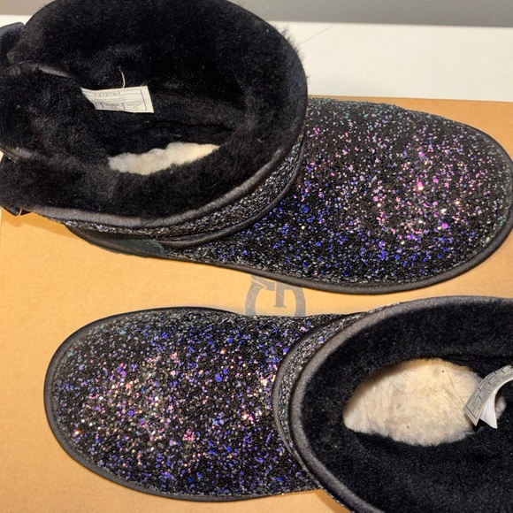 UGG Classic Mini Bow Cosmos size 6 - Picture 4 of 10